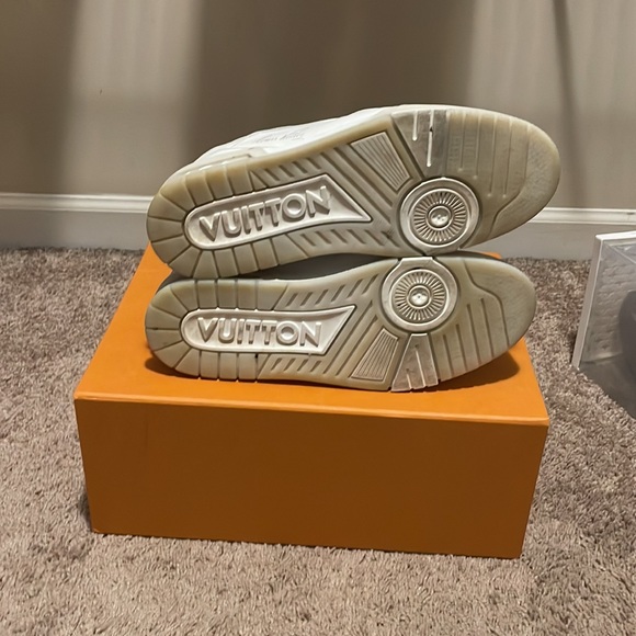 LV trainer sneaker (1A8WAX) - Picture 5 of 8